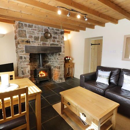Menai Cottage スランヴァイルプールグウインゲル エクステリア 写真