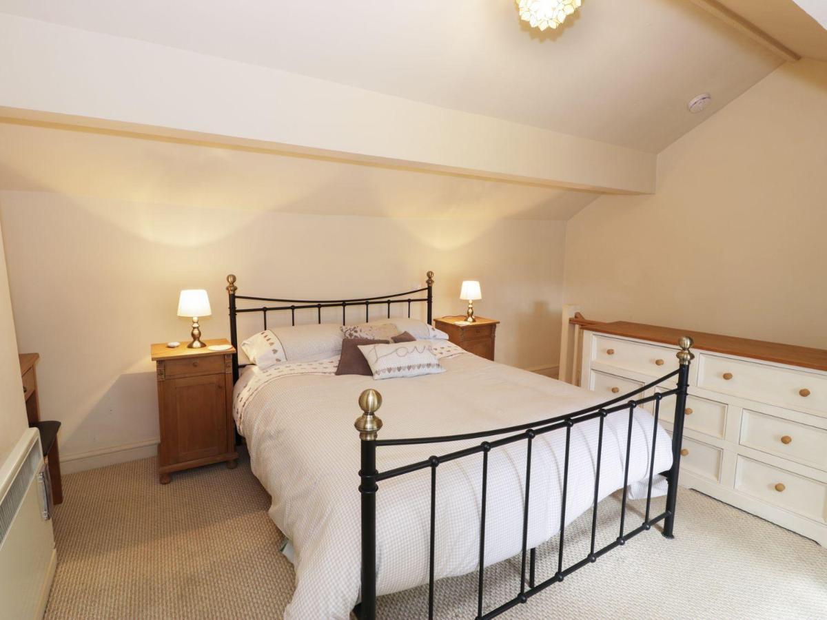 Menai Cottage スランヴァイルプールグウインゲル エクステリア 写真