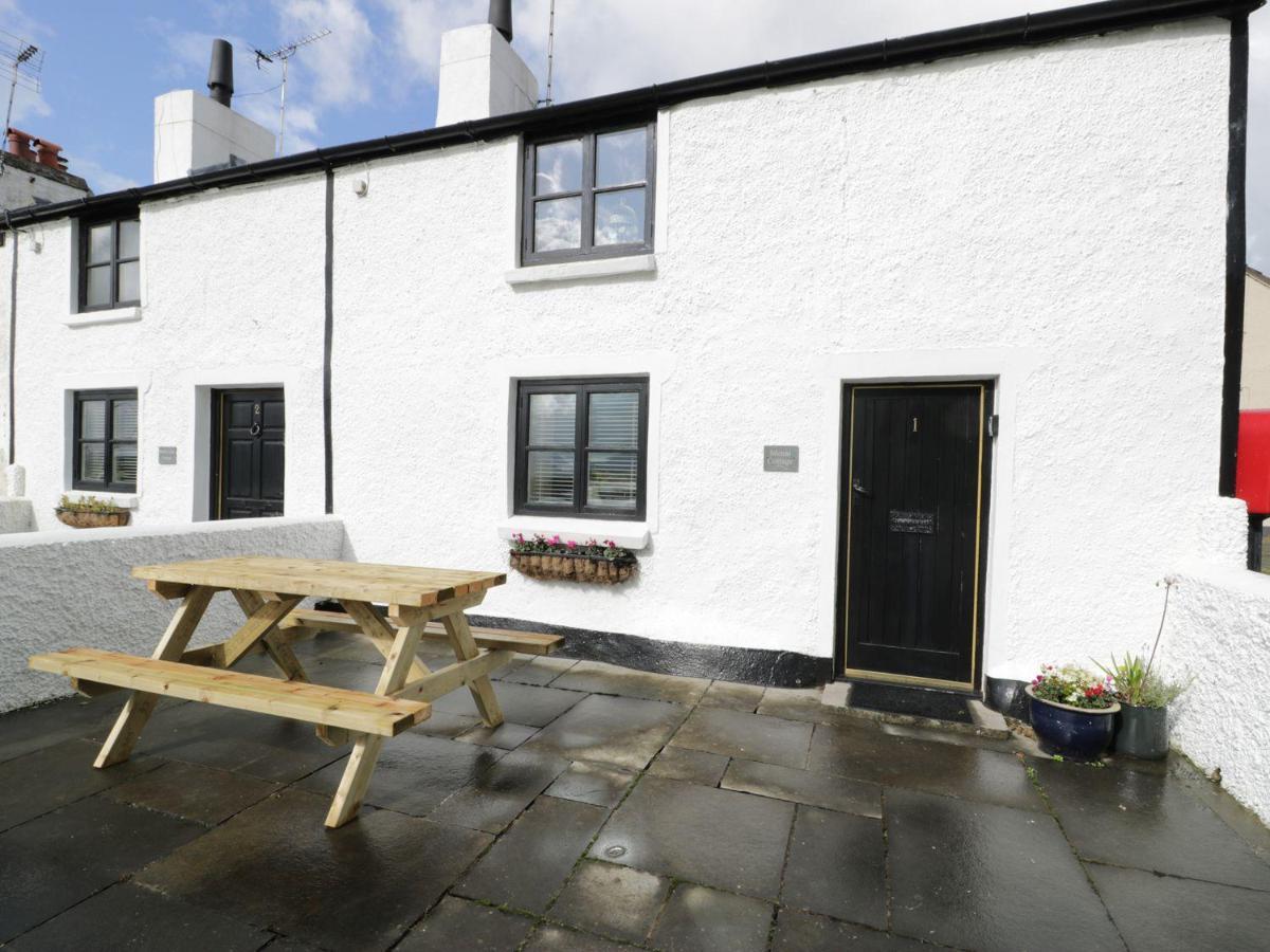 Menai Cottage スランヴァイルプールグウインゲル エクステリア 写真